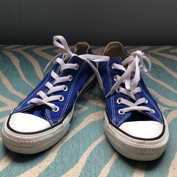 Converse Shoes - Converse blue size 6 low top sneakers